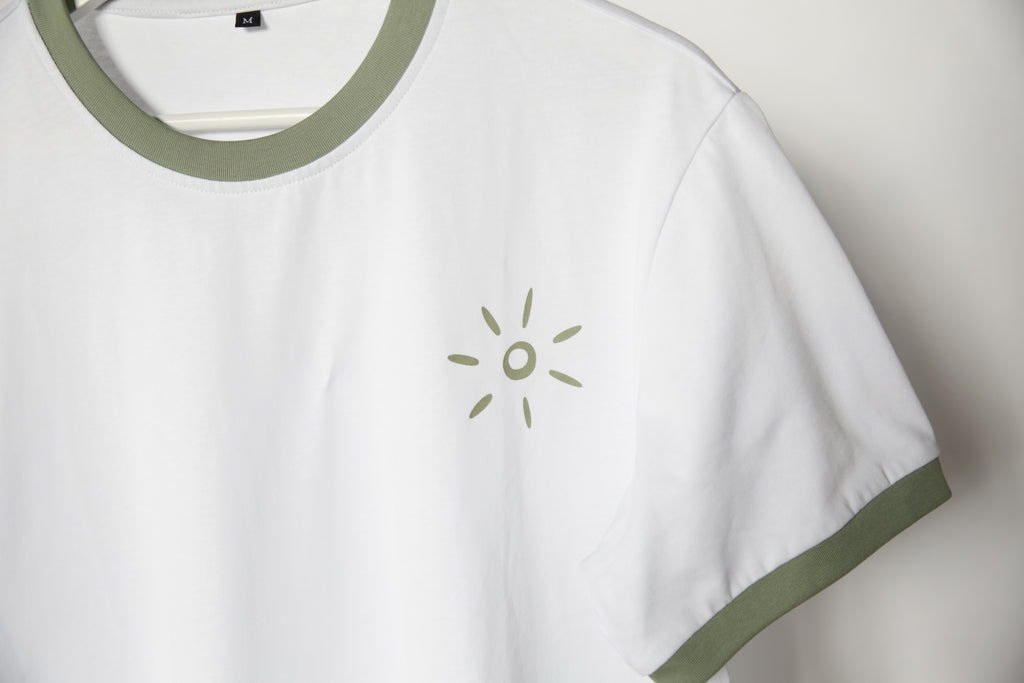 T-Shirt | The Clubhouse | Sun's Out Golf