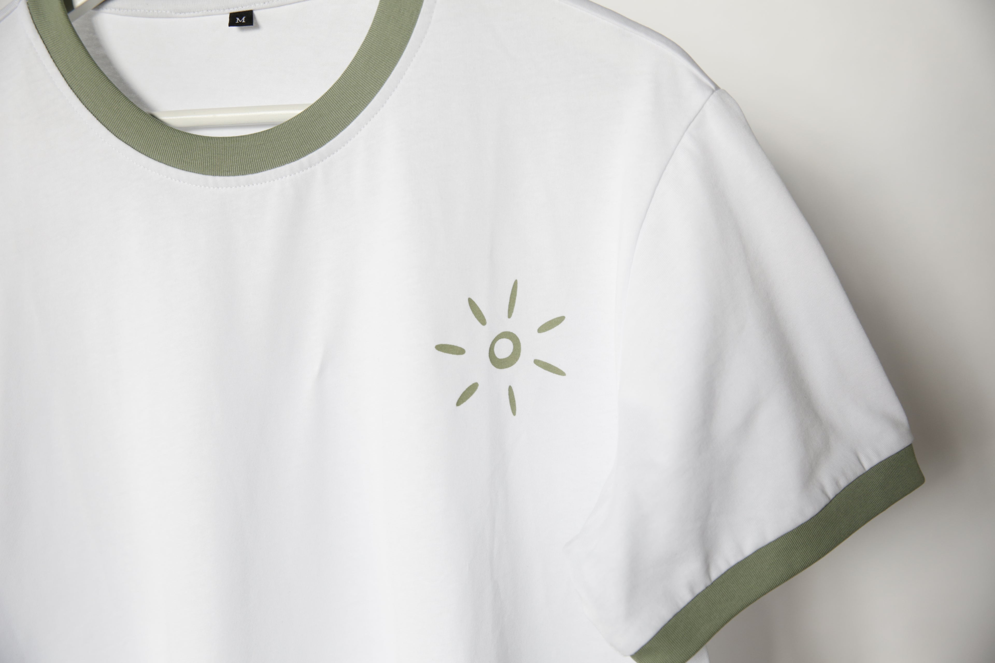 T-Shirt | The Clubhouse | Sun's Out Golf